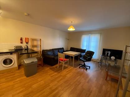 2 Bed Flat, Chancellor Court, L8