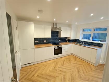 3 Bed Terraced House, Waynflete Close, NN13