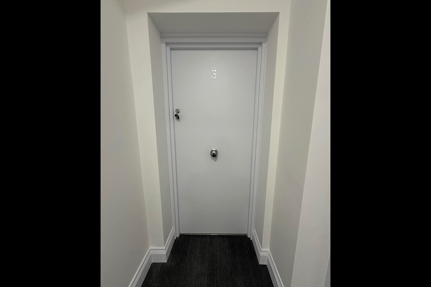 Waltham Abbey, London Studio Flat, Sewardstone Road, EN9 To Rent