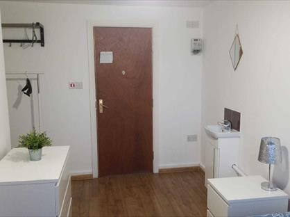 Room in a Shared House, Butts Road, WS4