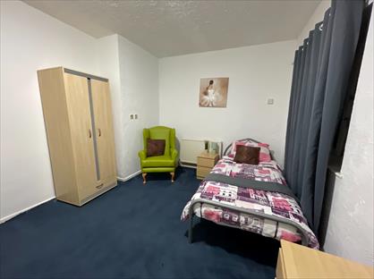 Room in a Shared House, Station Street, WS10