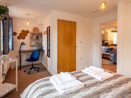 1 Bed Flat, Mortimer Drive, OX3