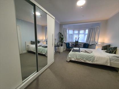 1 Bed Flat, Whitchurch Lane, HA8