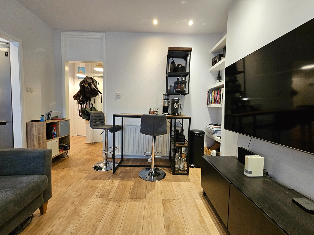 London 1 Bed Flat, Goodwin Road, W12 To Rent Now for £1,550.00 p/m