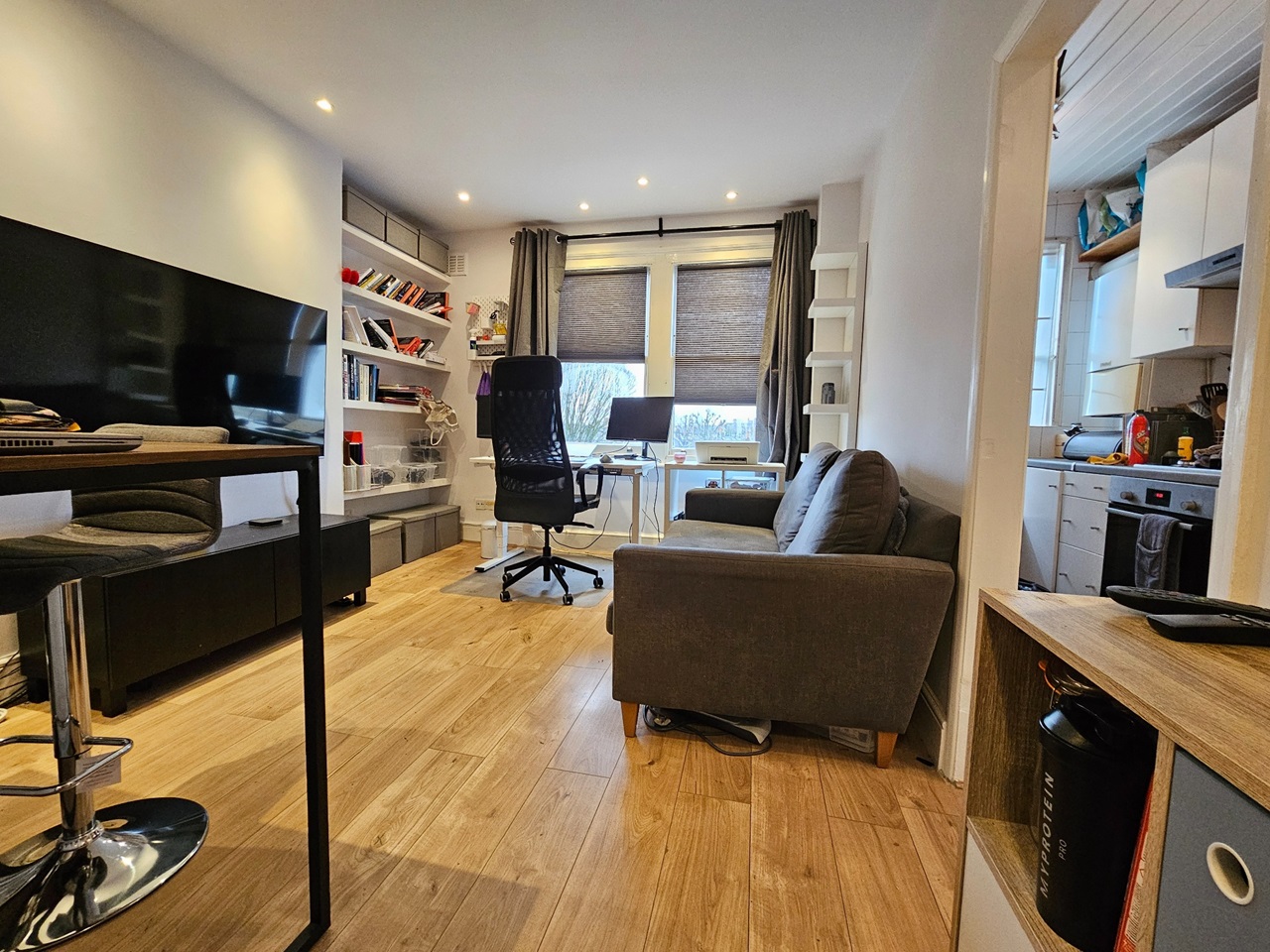 London 1 Bed Flat, Goodwin Road, W12 To Rent Now for £1,550.00 p/m
