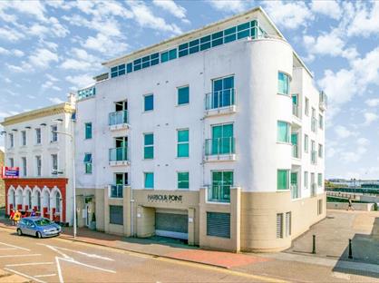 2 Bed Flat, Stuart Street, CF10