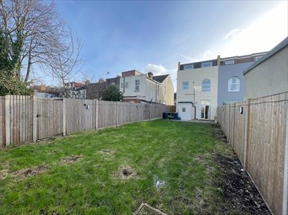 2 Bed Flat, Kidderminster Road, CR0