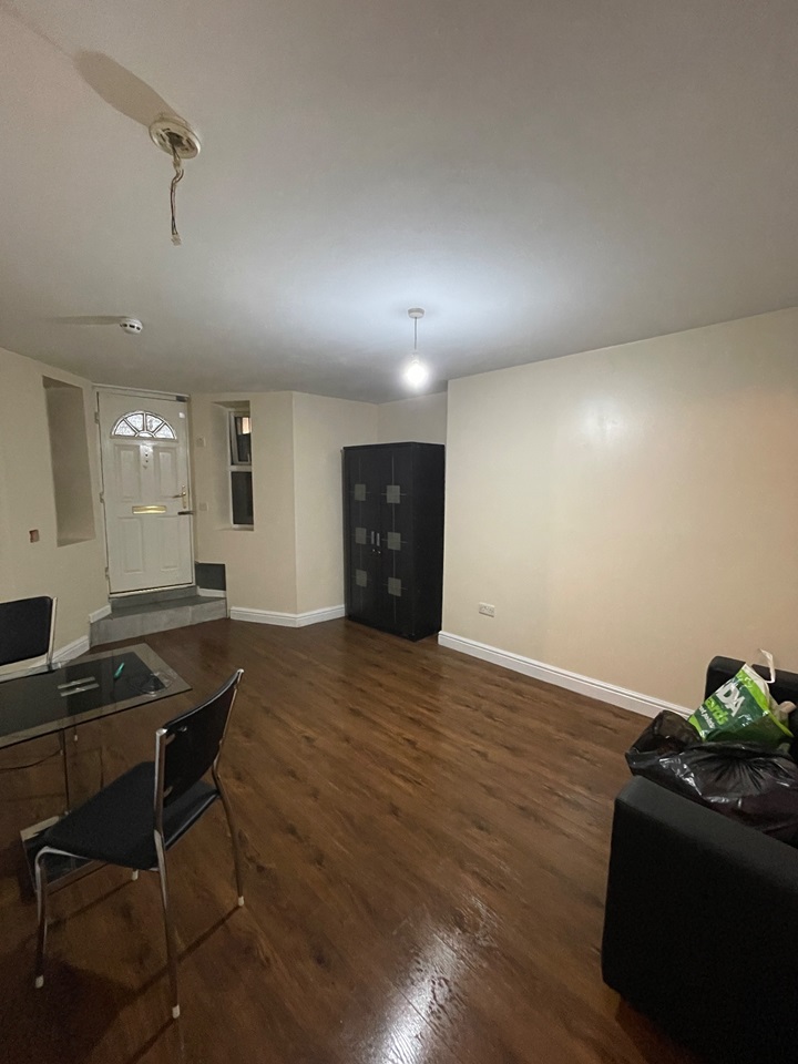 Leeds 1 Bed Flat, Roundhay Road, LS8 To Rent Now for £650.00 p/m