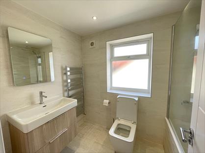 2 Bed Flat, Kidderminster Road, CR0