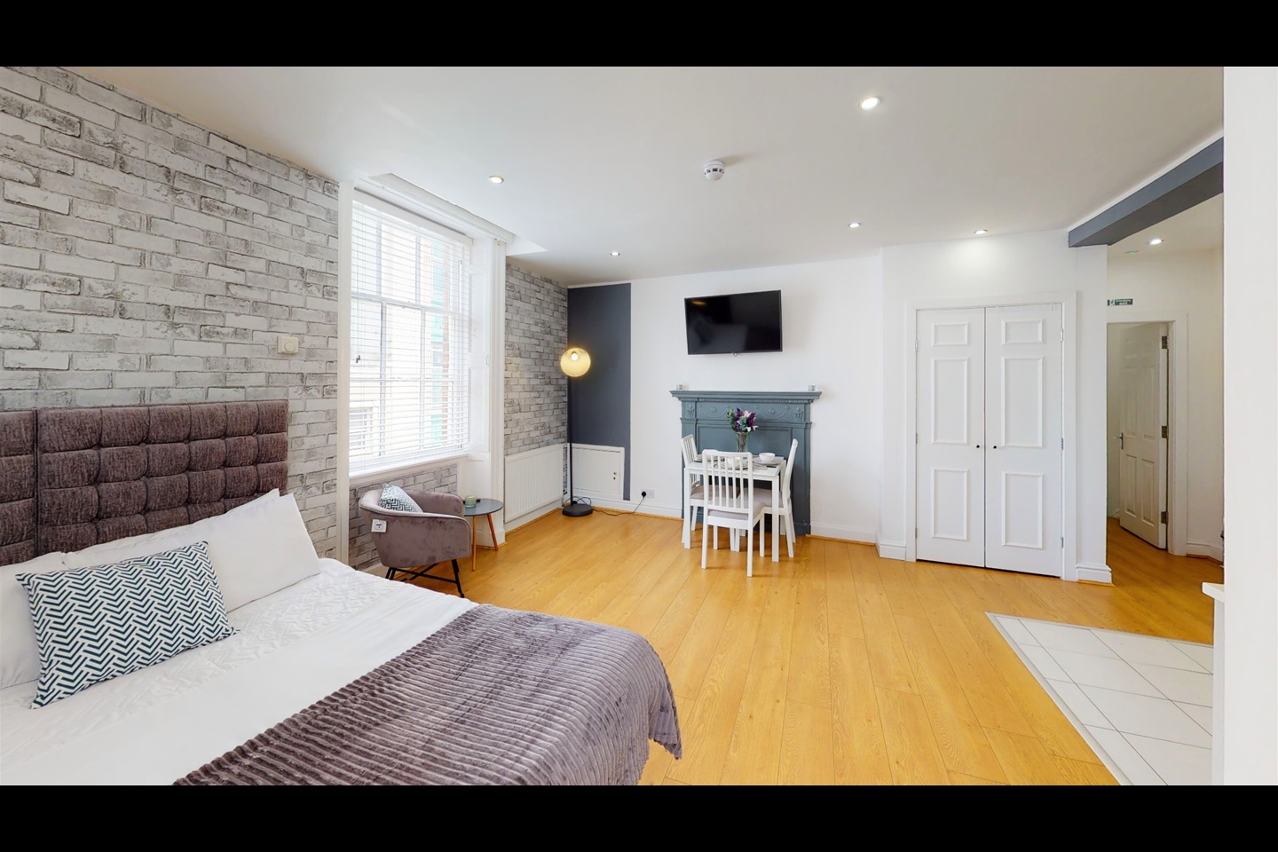 Studio Flat, Dale Street, L2 photo 4