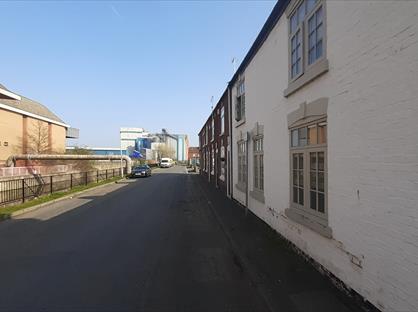 Room in a Shared House, Canal Road, S80