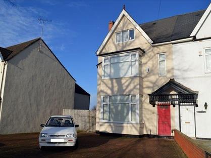 Room in a Shared House, Oval Road, B24