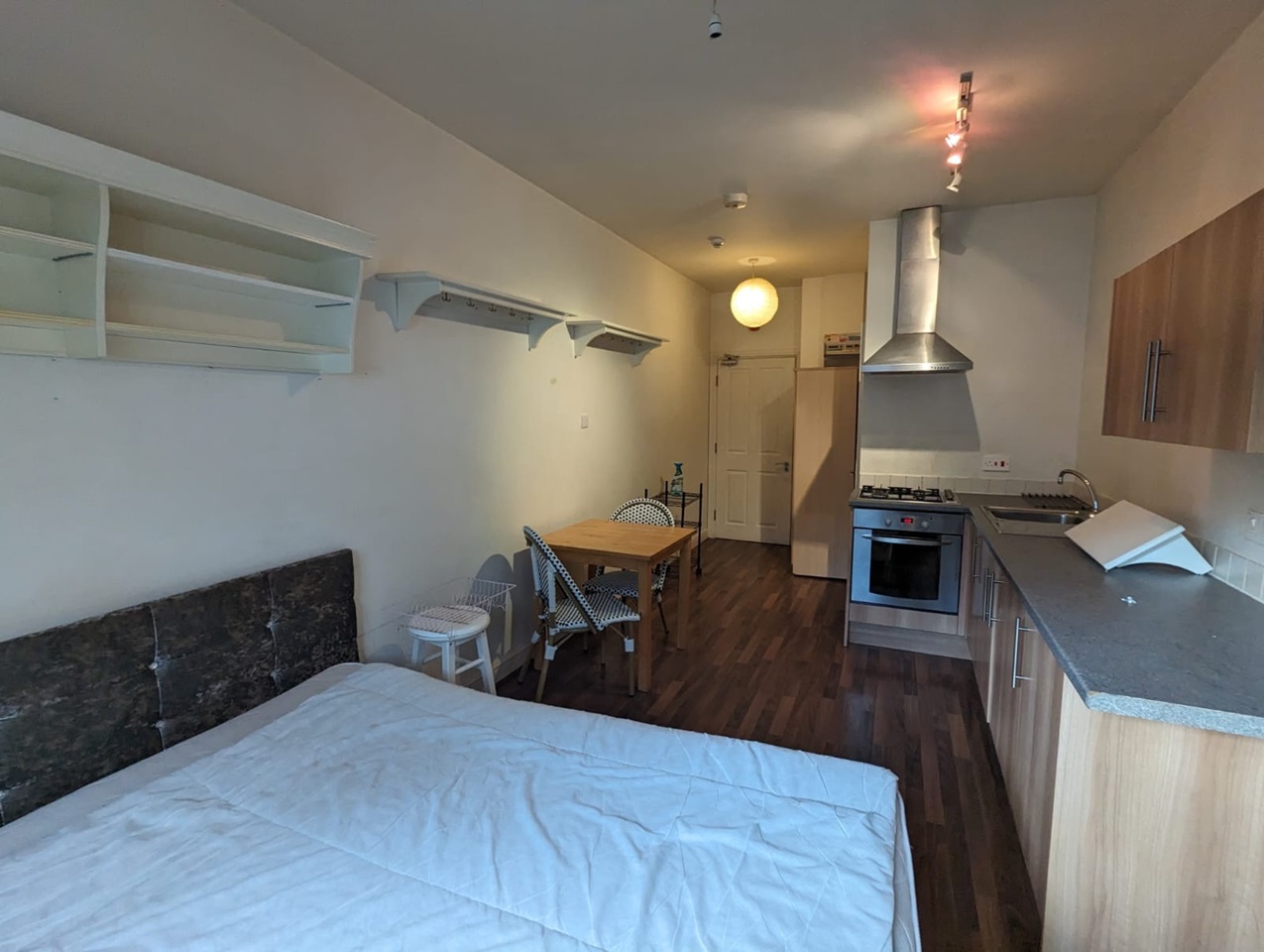 Studio Flat, White Croft Works, S3 photo 2