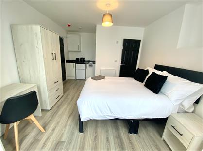 6 Bed End Terrace, Queens Road, ST4