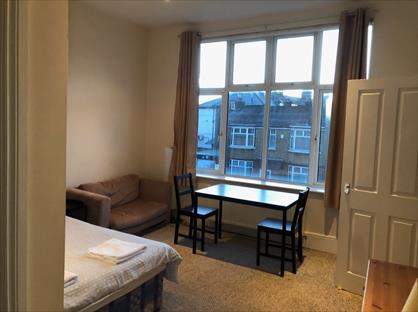 Studio Flat, King Charles Road, KT5