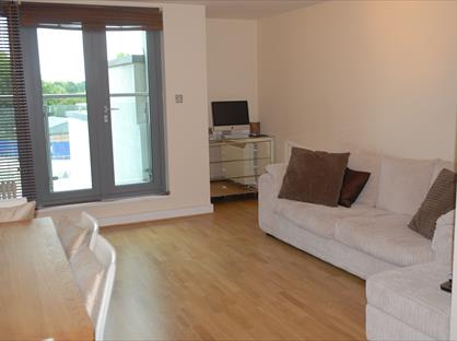 1 Bed Flat, Hardwicks Square, SW18