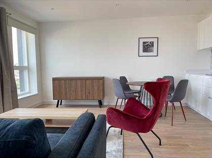 2 Bed Flat, Accolade Avenue, UB1