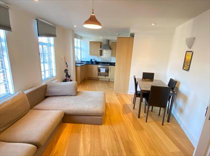 2 Bed Flat, South Lambeth Road, SW8