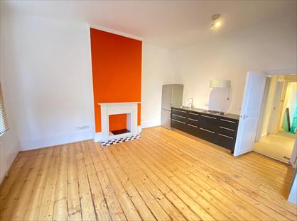 2 Bed Flat, South Lambeth Road, SW8