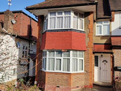 3 Bed Semi-Detached House, Cowper Road, N14