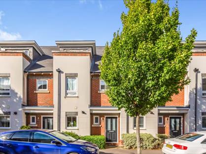 3 Bed Terraced House, Kingfisher Drive, SL6