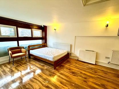 Studio Flat, Caledonian Road, N1