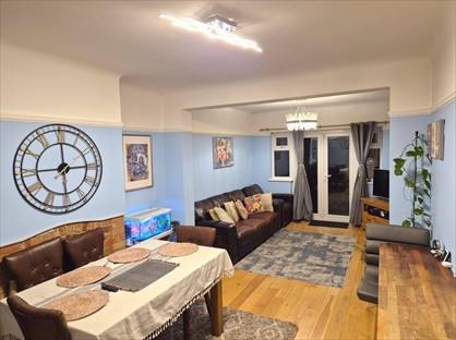 4 Bed Semi-Detached House, Repton Road, BR6