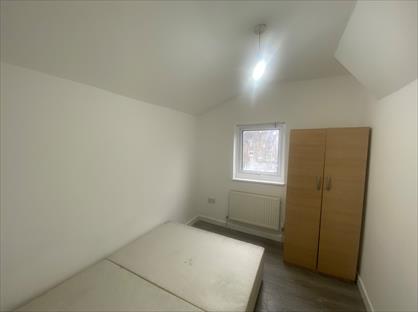 Room in a Shared House, Sweet Briar Walk, N18