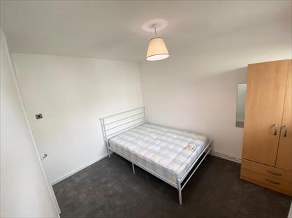 Room in a Shared Flat, Fulham Road, SW10