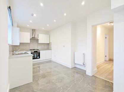 3 Bed Semi-Detached House, Wednesbury Gardens, RM3