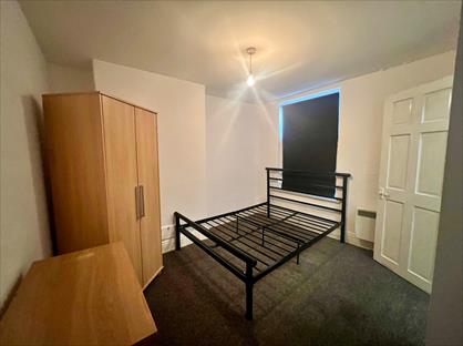 Studio Flat, Landseer Terrace, LS13