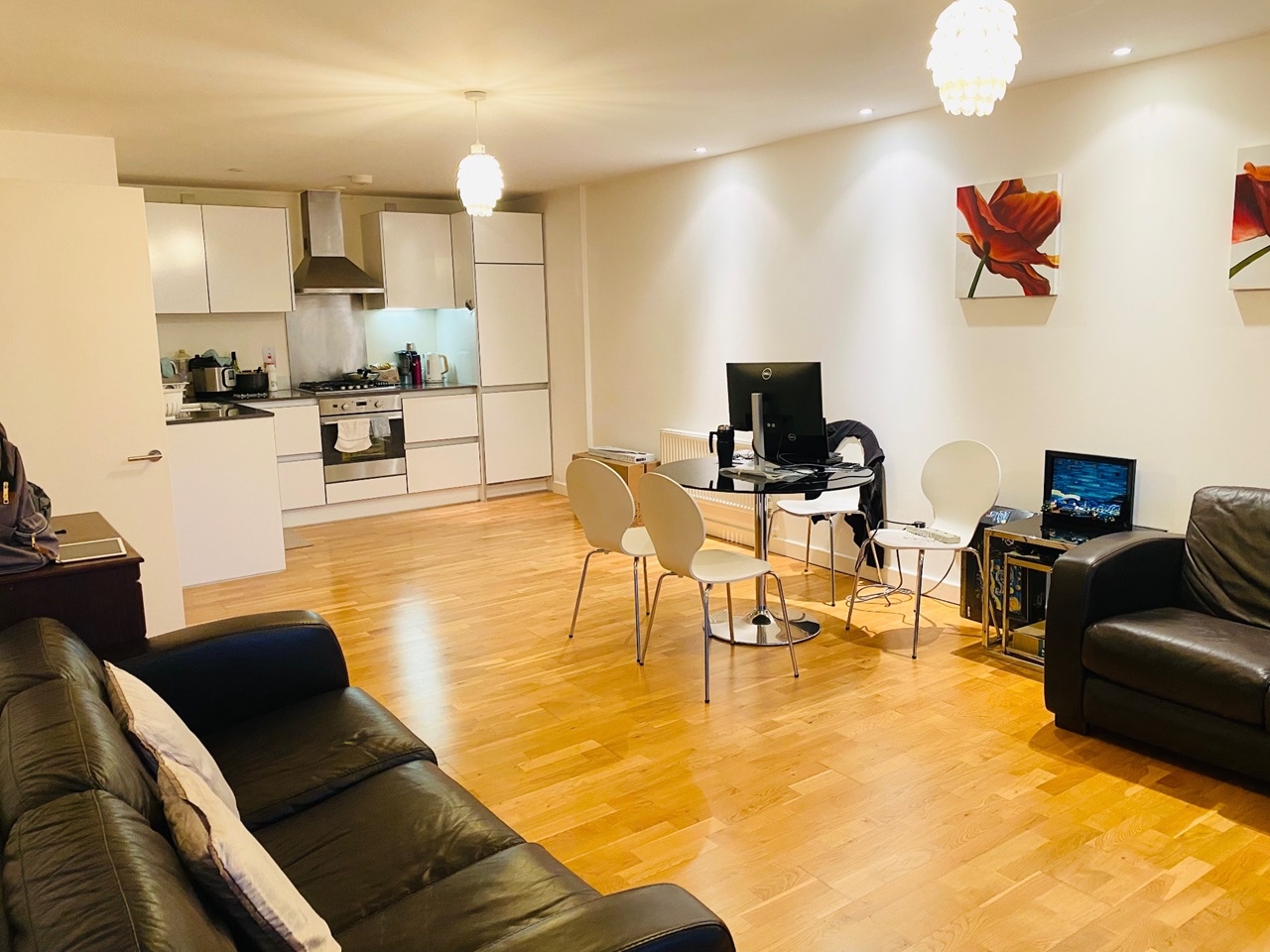 1 Bed Flat, Hunsaker, RG1 photo 2