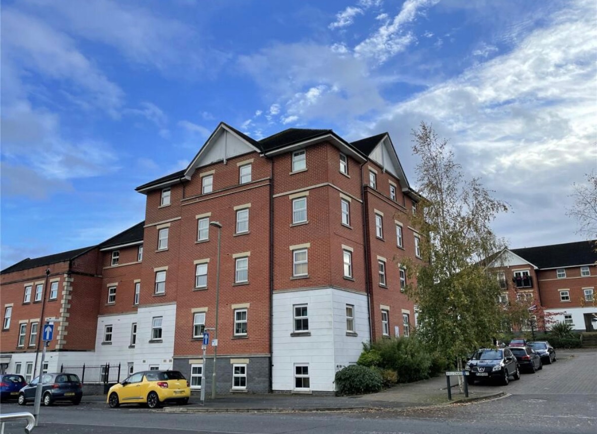 Aldershot 1 Bed Flat, Bell Chase, GU11 To Rent Now for £1,000.00 p/m