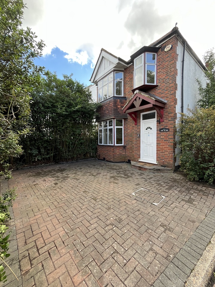 London 3 Bed Detached House, The Lodge Merton Mansions, SW20 To