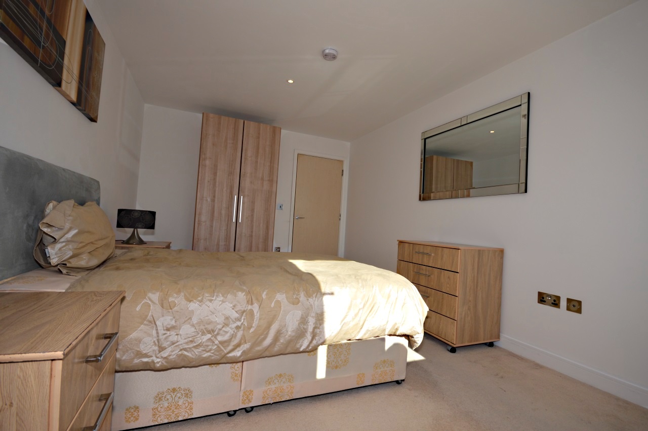 London 1 Bed Flat, Westgate Apartments, E16 To Rent Now for £1,785.