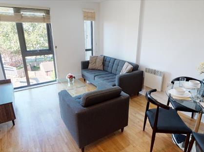 1 Bed Flat, Jugglers Yard, L3