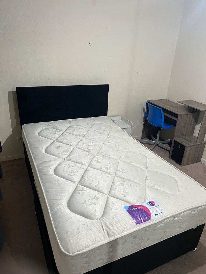 Conniburrow, Milton Keynes Room in a Shared House, Ramsons Avenue