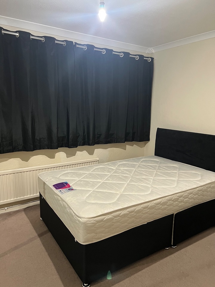 Conniburrow, Milton Keynes Room in a Shared House, Ramsons Avenue