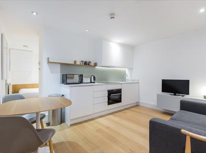 Studio Flat, Fulham Road, SW6