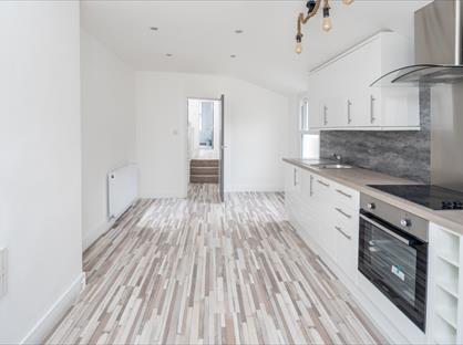 2 Bed Flat, Shrewsbury Road, E7