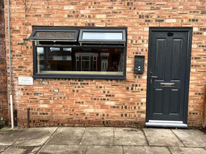 1 Bed Flat, A - Parrin Lane, M30