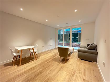 1 Bed Flat, Iris House, UB1