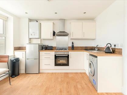 1 Bed Flat, Homerton High Street, E9