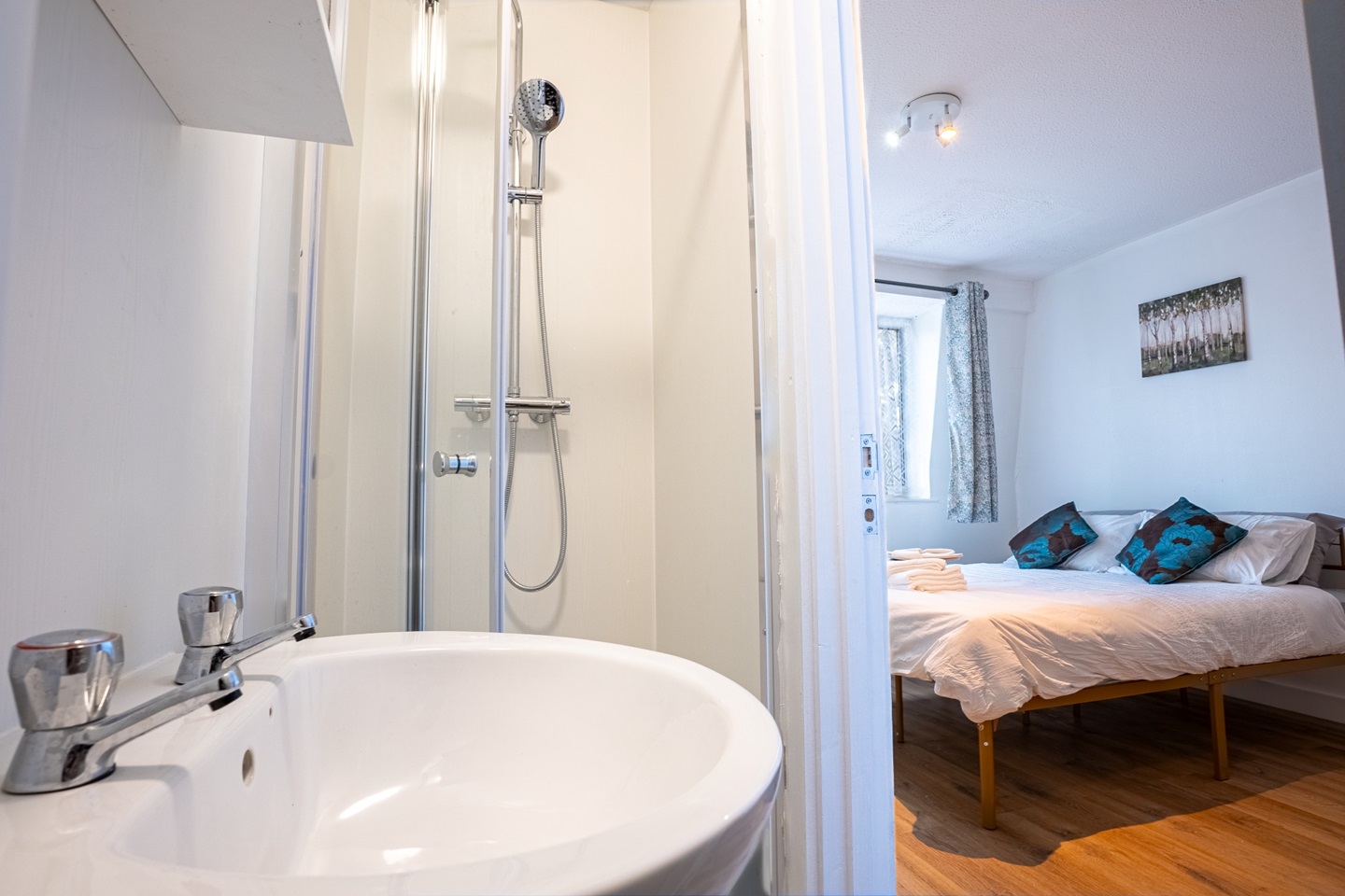 London Room in a Shared House, Atkinson Road, E16 To Rent Now for £