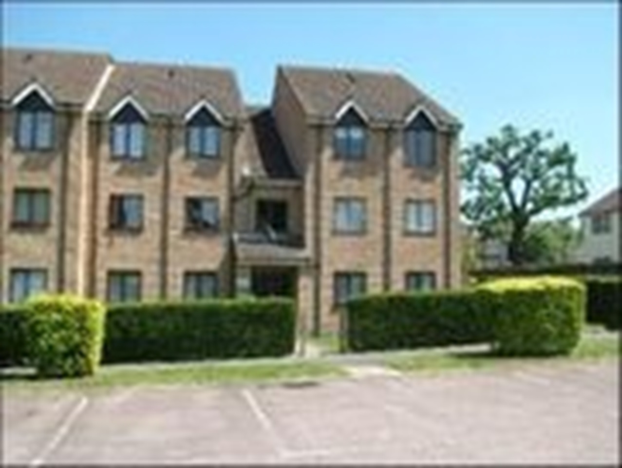Borehamwood 1 Bed Flat, Danziger Way, WD6 To Rent Now for £1,100.00 p/m