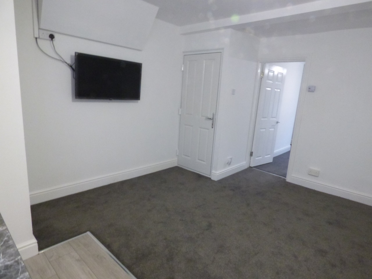 Rainham 1 Bed Flat, Wennington Road, RM13 To Rent Now for £1,000.00 p/m