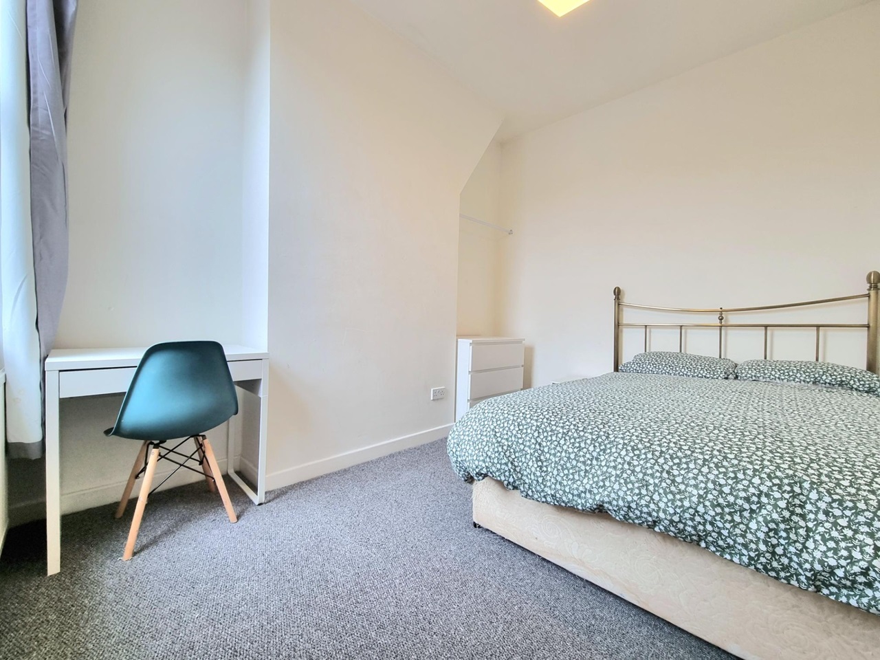 4 Bed Terraced House, Kellit Road, L15 photo 3