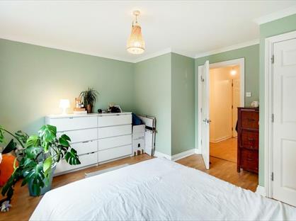 2 Bed Flat, Courland Grove, SW8