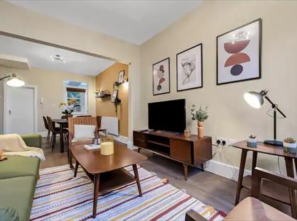 3 Bed Terraced House, Cissbury Road, N15