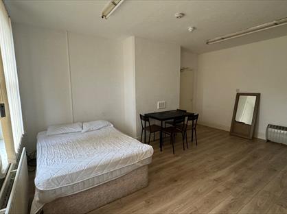 Room in a Shared Flat, Radford Road, NG7